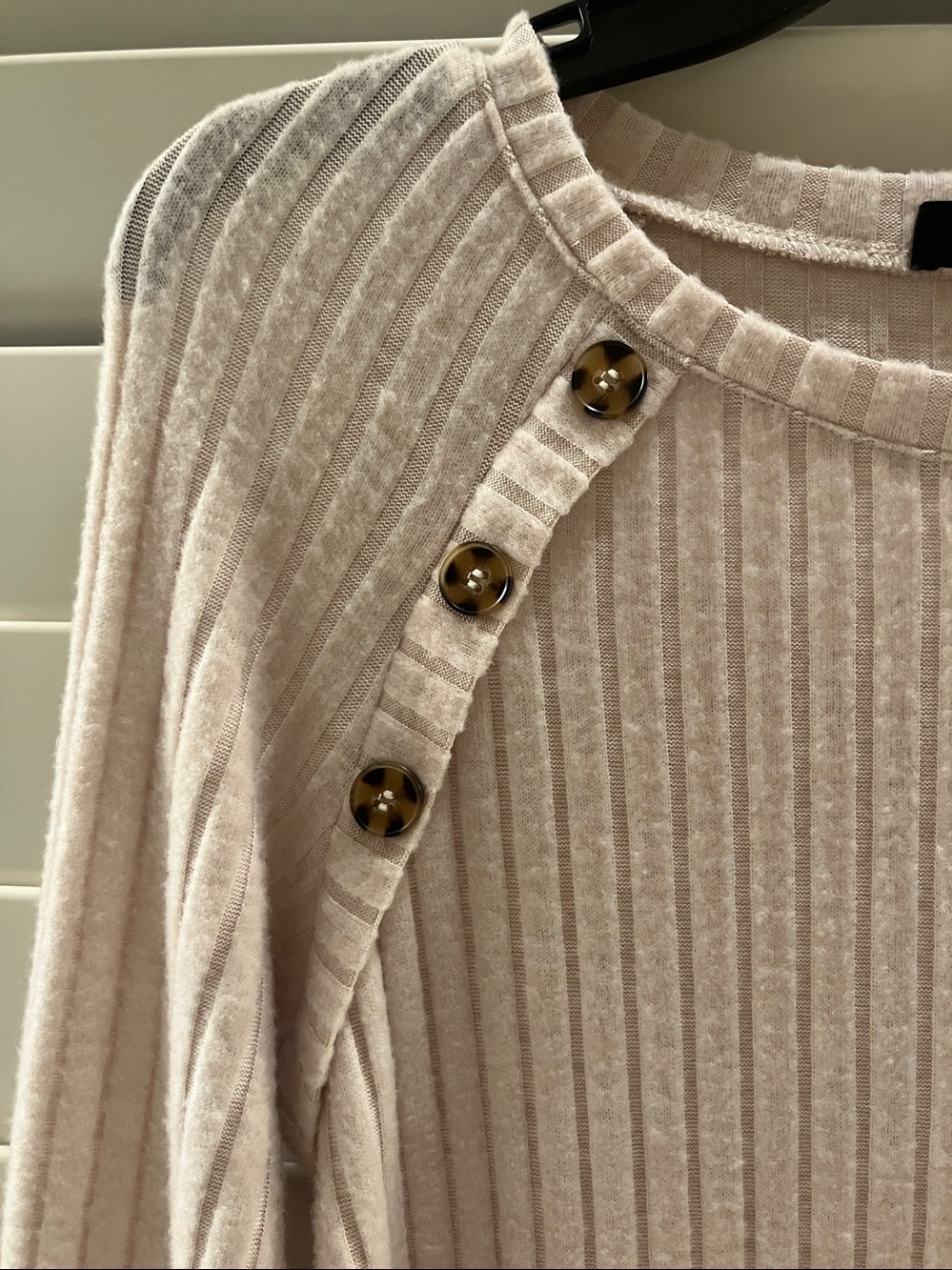 NEW Automet Ribbed Button-Shoulder Sweater - Picture 2 of 8